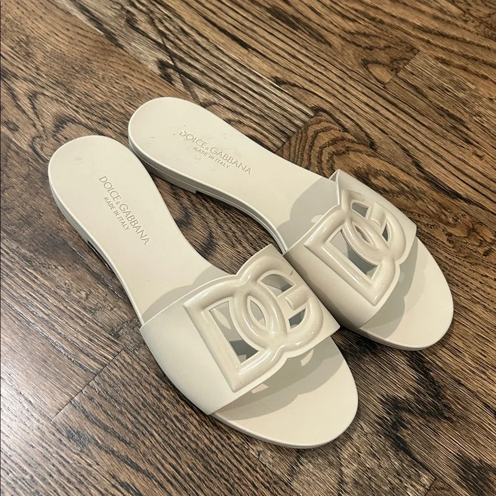 Dolce & Gabbana Bianca Interlock Slide Sandals Beige Logo Slides Size 38 Summer - Picture 2 of 9